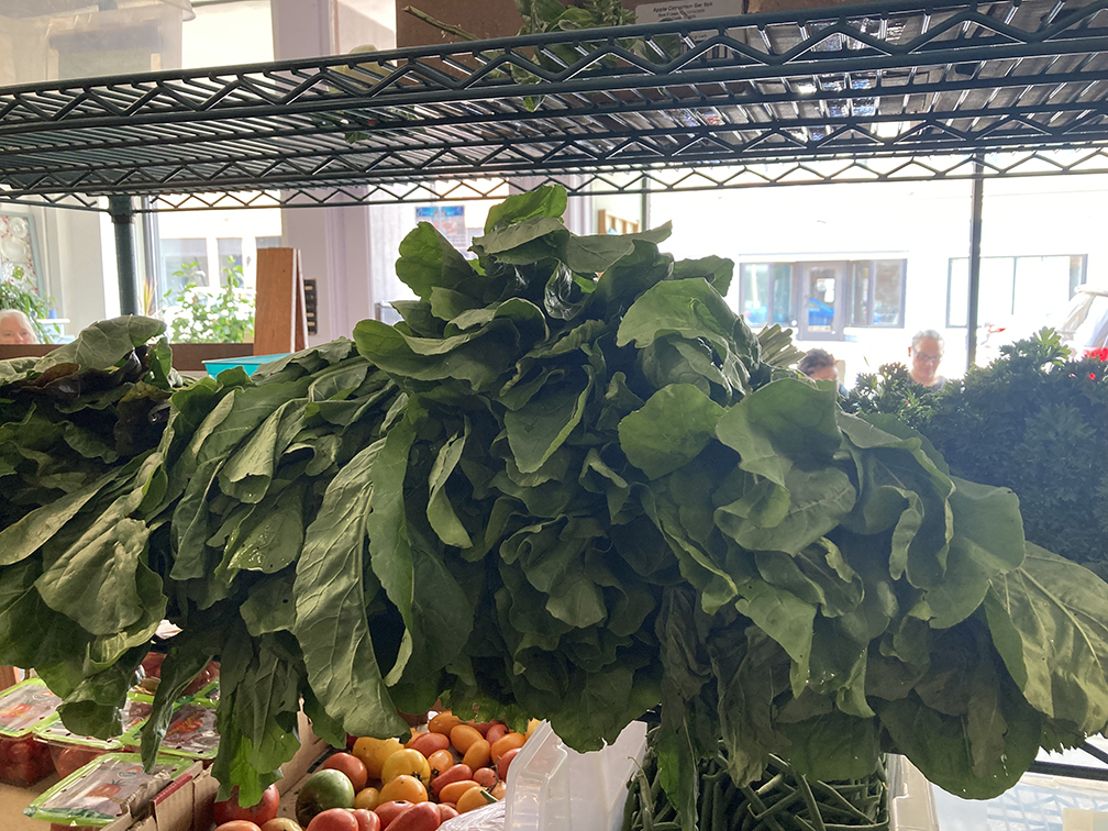 vegetables at food pantry