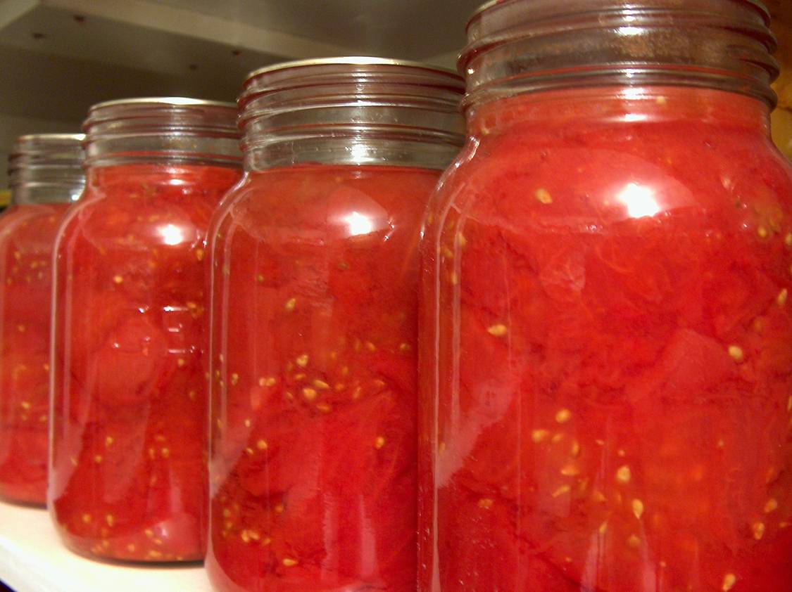 safe-preserving-lots-of-tomatoes-to-can-safe-healthy-preparing