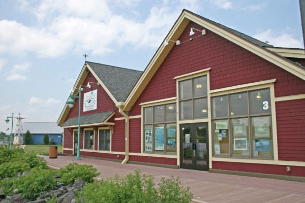 Image of Lake Superior Estuarium at Barker's Island. 